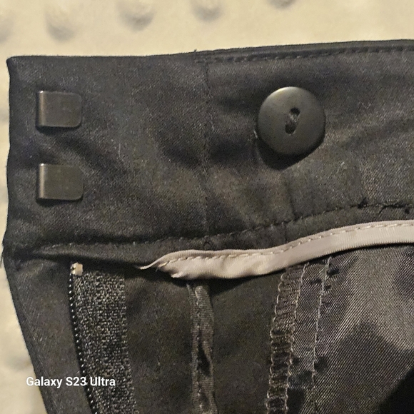 Loft Women's Black Shorts - Picture 11 of 11